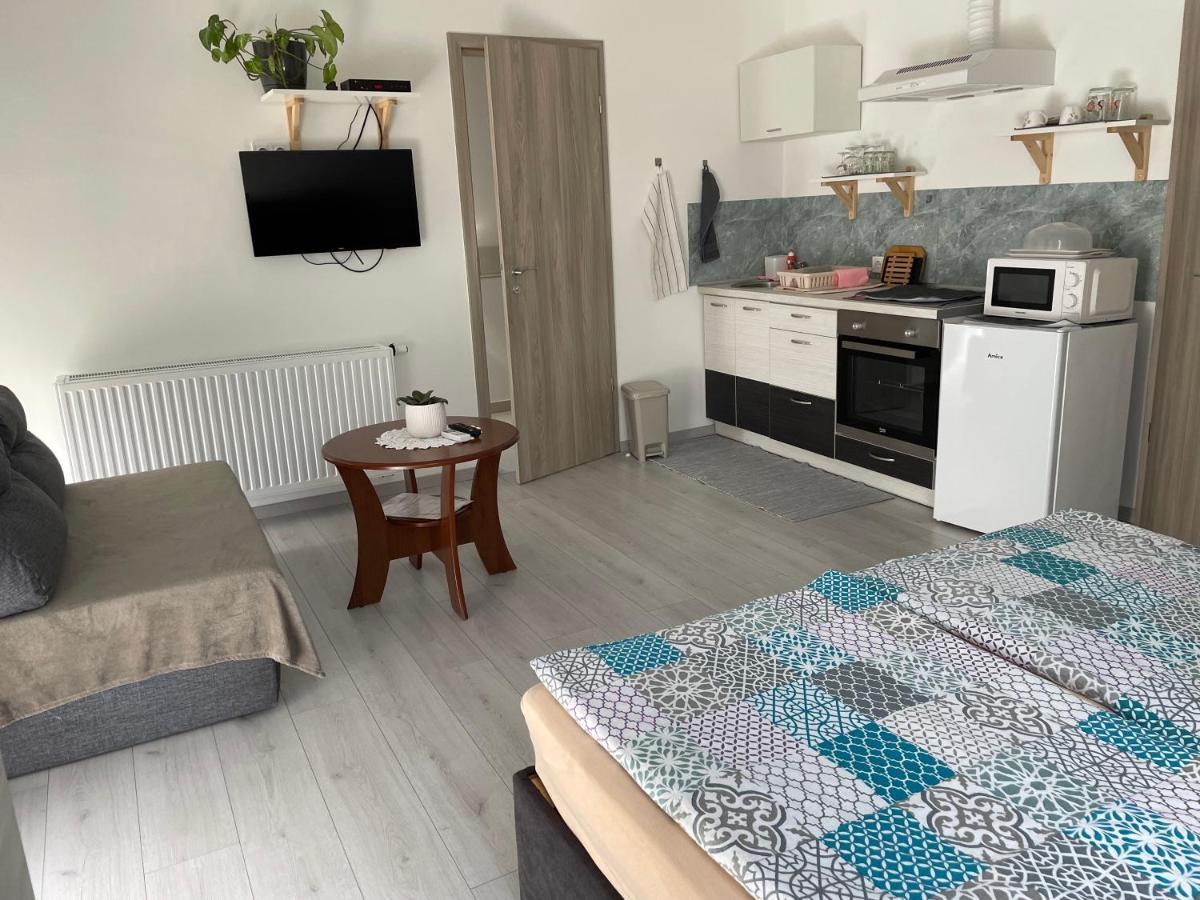 Jasmin Apartment House Vonyarcvashegy Zewnętrze zdjęcie